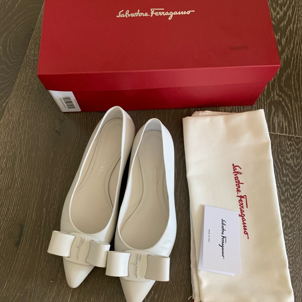2020 SS Ferragamo viva flat 37 1/2